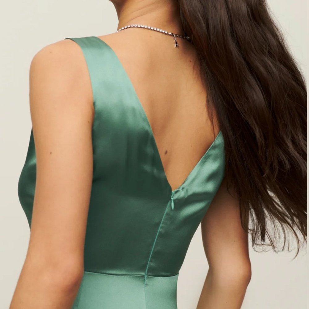 Current Season Reformation Zya Silk Dress Size 2 in Bottle Green